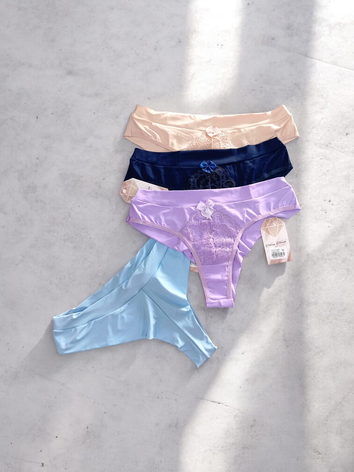 Tanga Ref: 2025 (patricia)